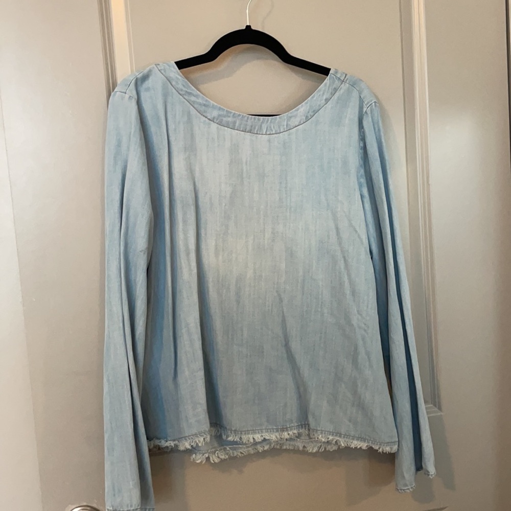 Cloth & Stone Chambray Button Down - Picture 2 of 6